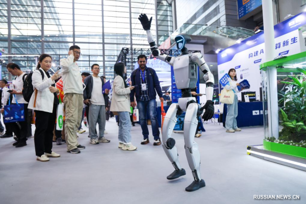13-я Китайская ярмарка электронной информации открылась в Шэньчжэне 13-я Китайская ярмарка электронной информации открылась в Шэньчжэне